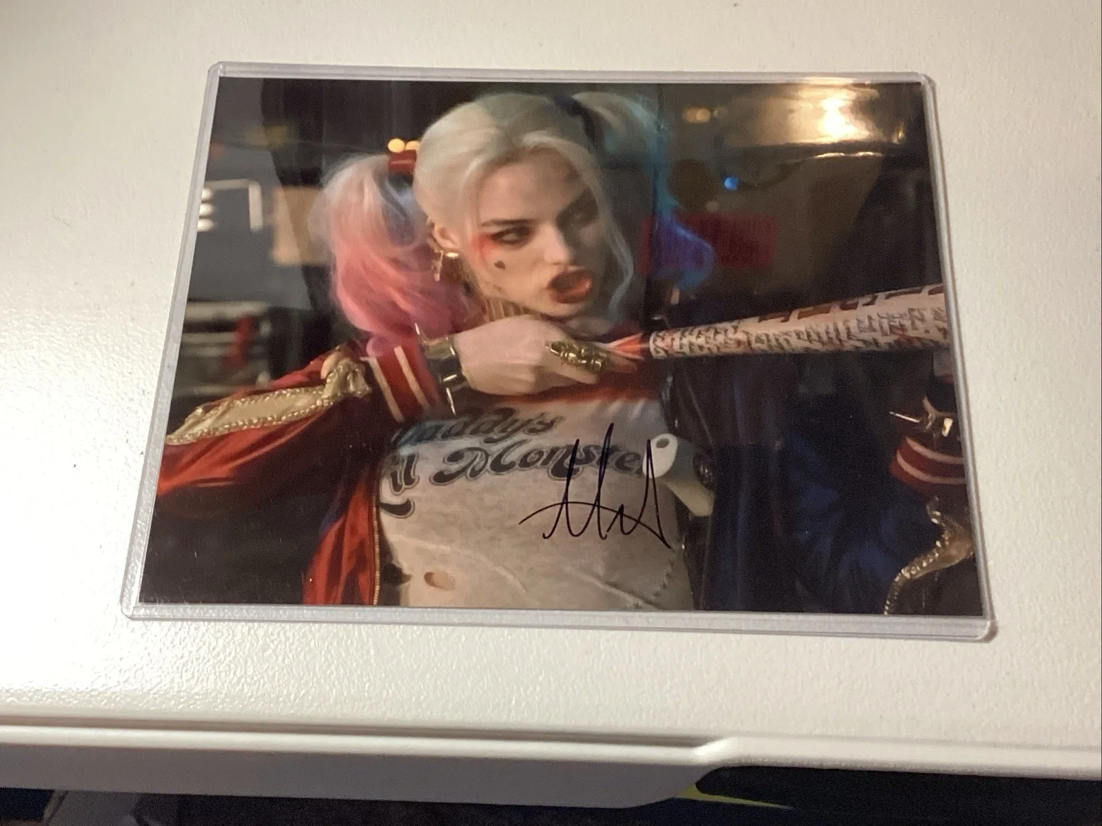 Margot Robbie — Margot Robbie Autograph 8×10 Sign Photo Harley