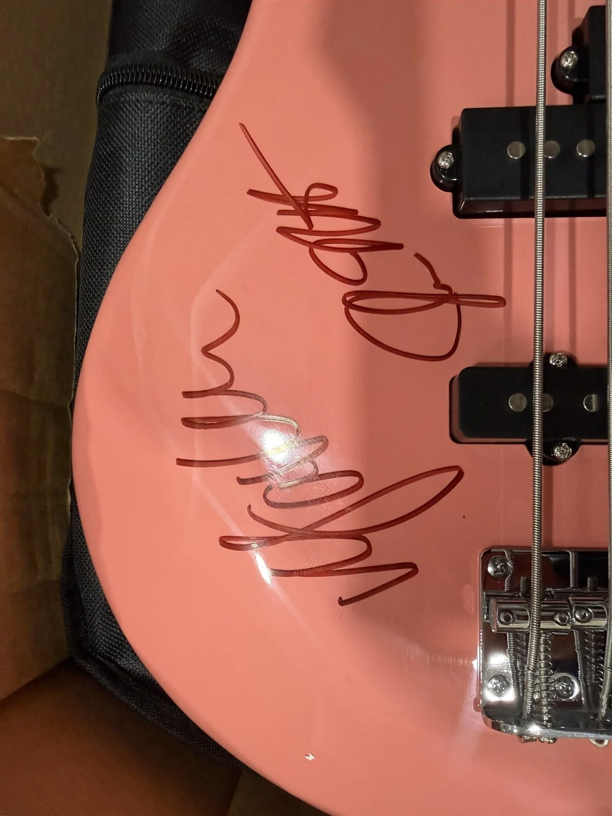 * DIRTY HONEY * SIGNED electric guitar * PINK BREAST CANCER AWARENESS 🩷, изображение 2