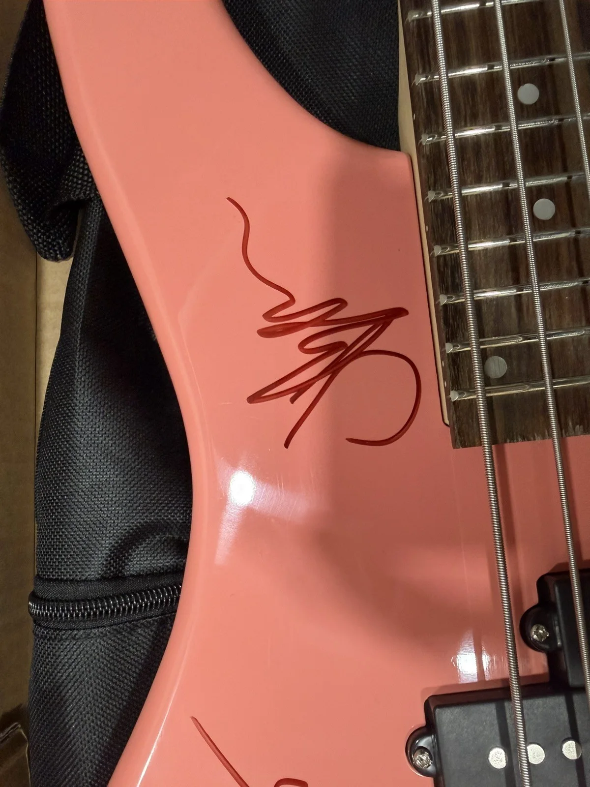 * DIRTY HONEY * SIGNED electric guitar * PINK BREAST CANCER AWARENESS 🩷, изображение 3