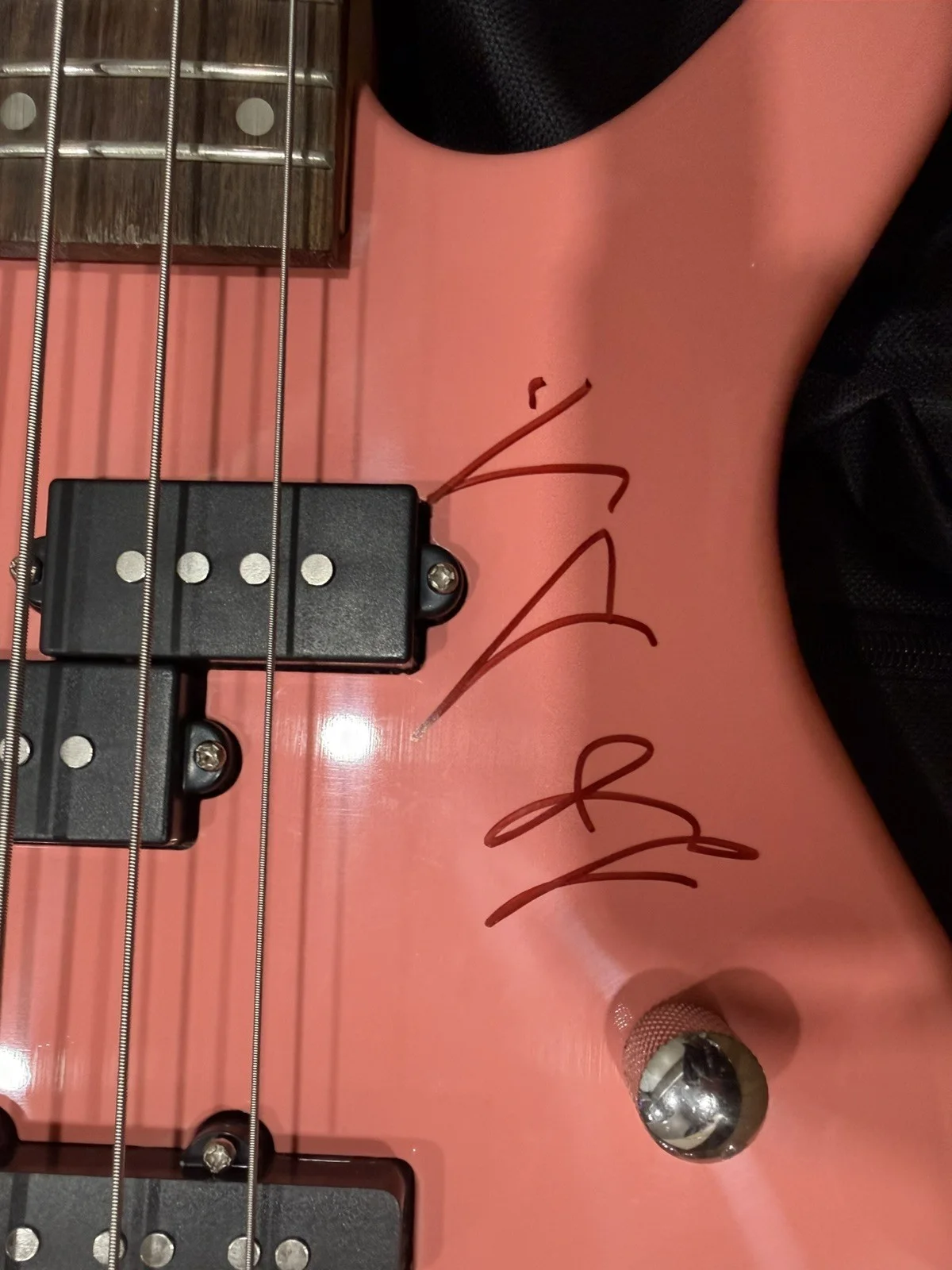 * DIRTY HONEY * SIGNED electric guitar * PINK BREAST CANCER AWARENESS 🩷, изображение 5