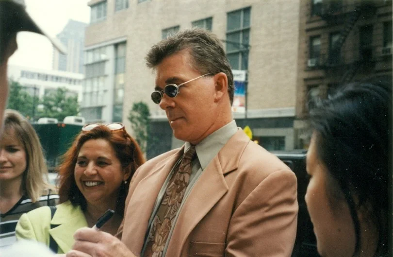 ALAN THICKE — AUTOGRAPH+PHOTO LOT-ALAN THICKE-AUTOGRAPH PAPER+4 x 6 CANDID COLOR PHOTO-2001, изображение 2