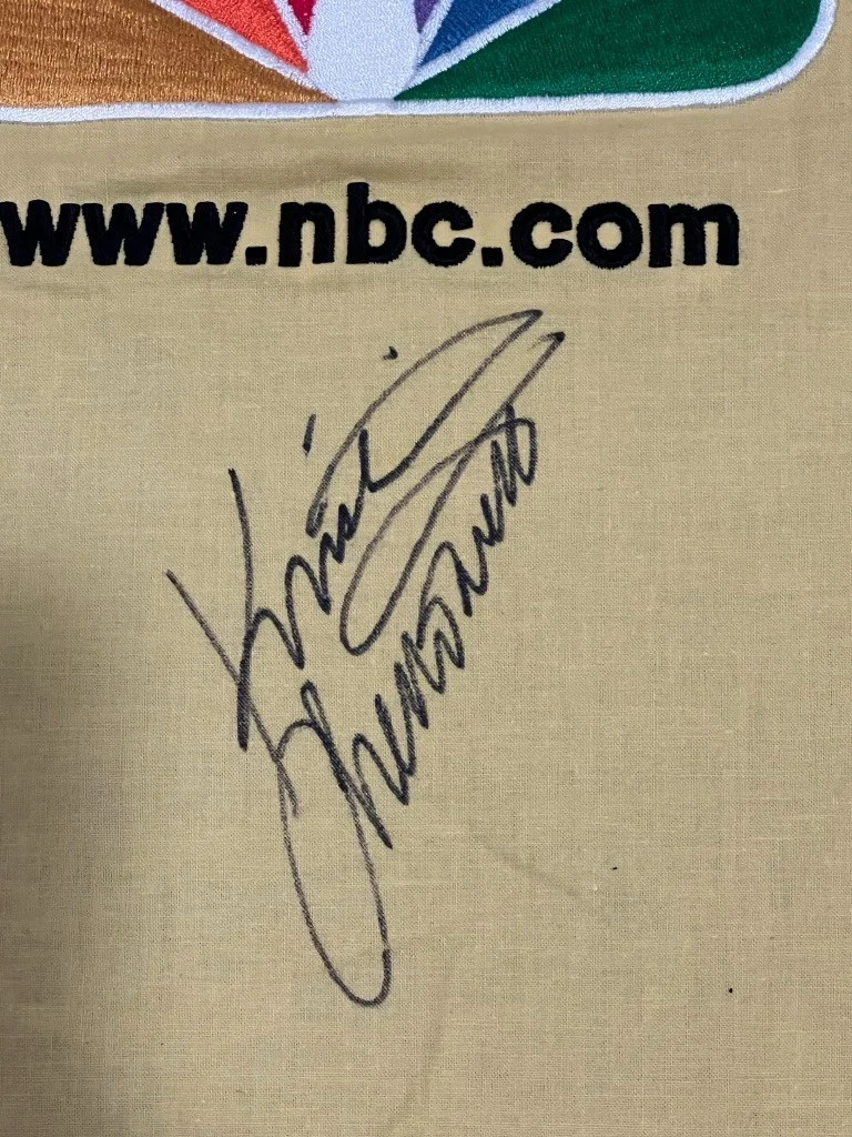 Kristen Chenoweth — KRISTIN CHENOWETH HAND SIGNED TV WORN NBC Apron Broadway Cares, image 4