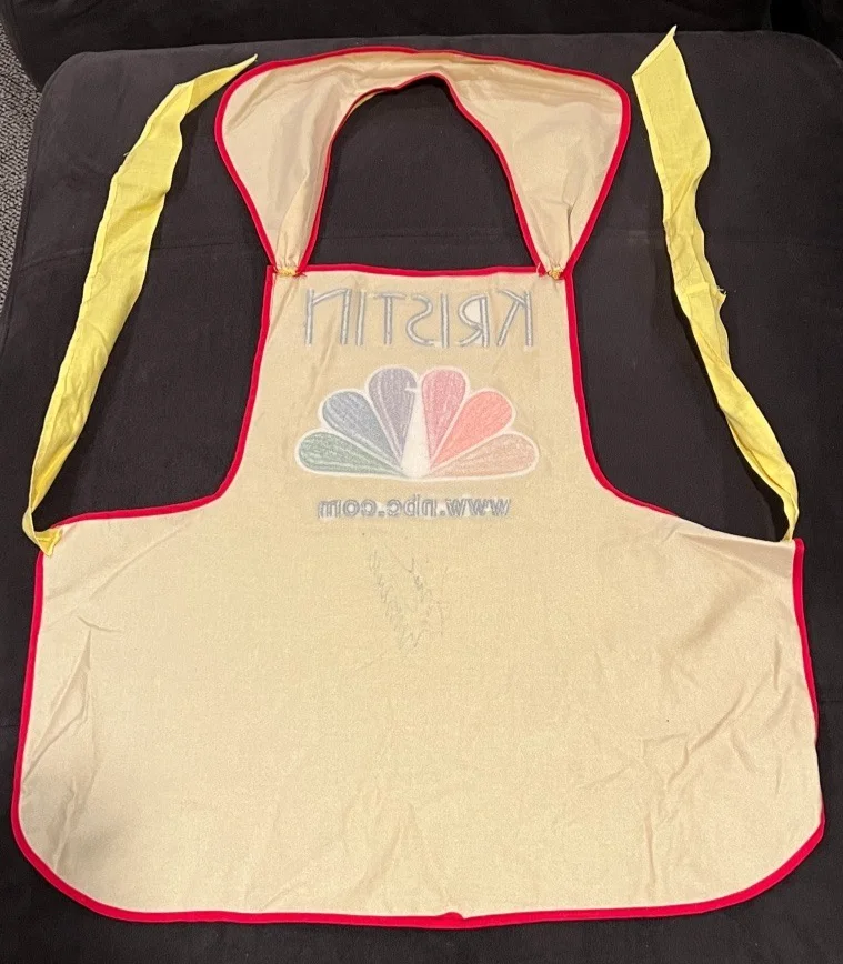 Kristen Chenoweth — KRISTIN CHENOWETH HAND SIGNED TV WORN NBC Apron Broadway Cares, image 5