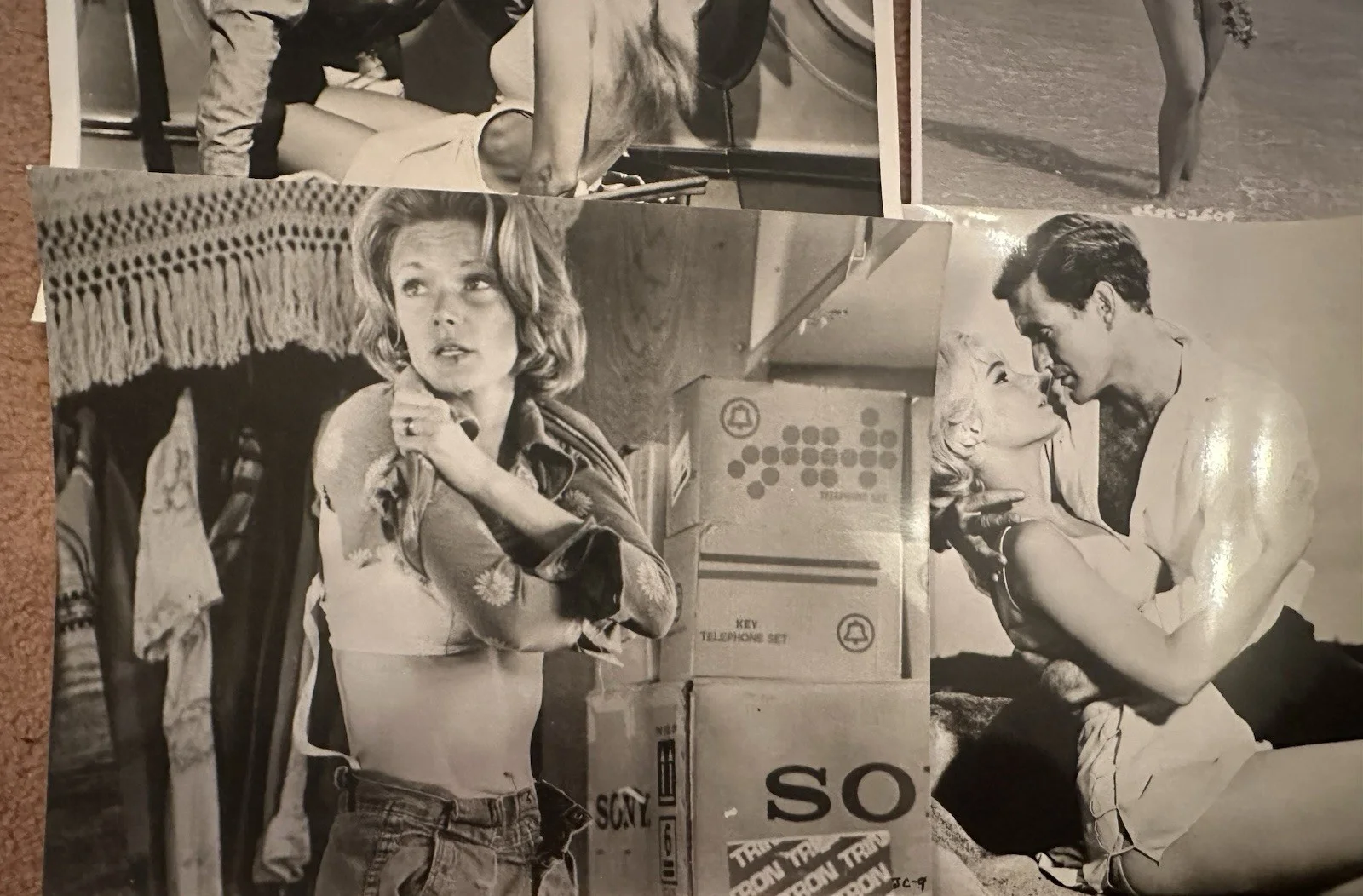 YVETTE MIMEUX : COLLECTION OF 10 PHOTOS DIAMOND HEAD/JACKSON COUNTY BIKINI SHOT, изображение 4