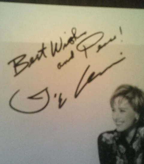 Tia Leoni — Tia Leoni Signed 8 X 10 Color Photo, image 2