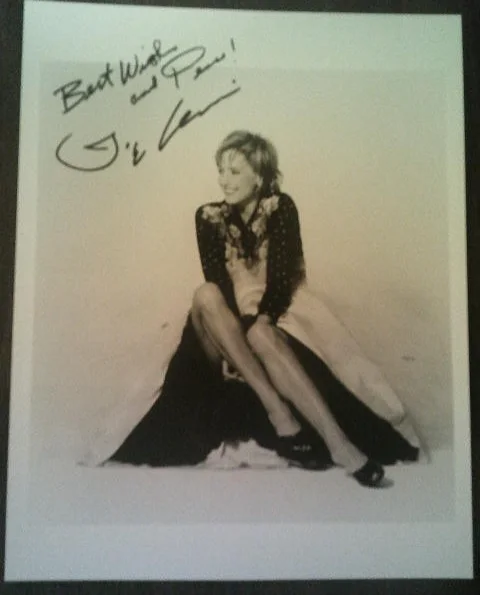 Tia Leoni — Tia Leoni Signed 8 X 10 Color Photo, image 3
