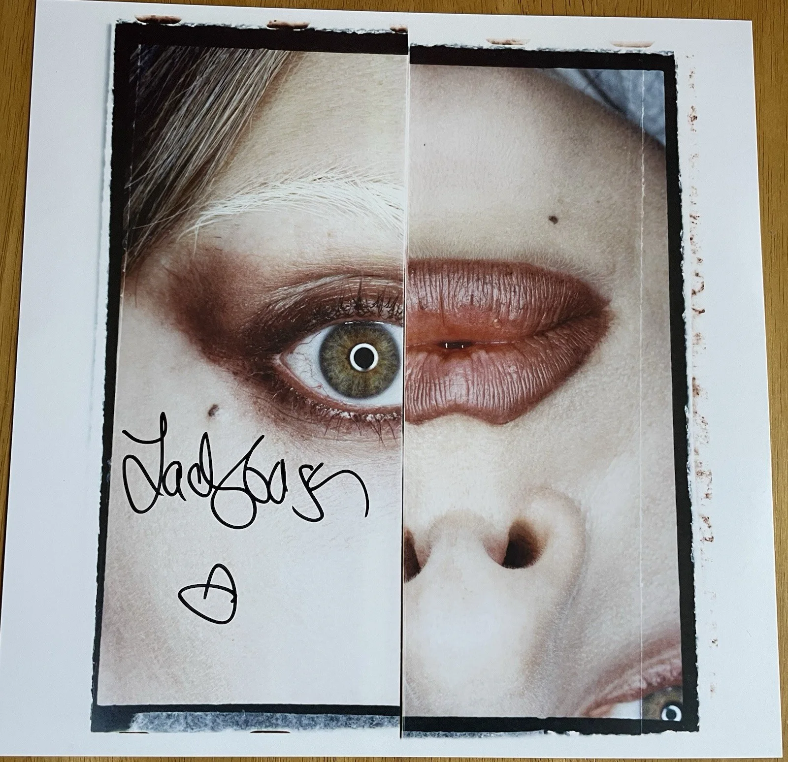 Lady Gaga Autograph Mayhem Vinyl Album Insert NEW, изображение 2