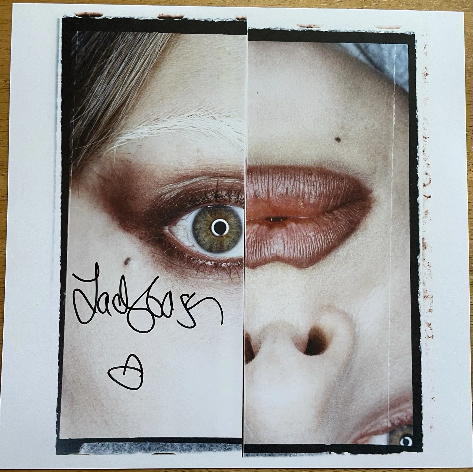 Lady Gaga Autograph Mayhem Vinyl Album Insert NEW, изображение 3
