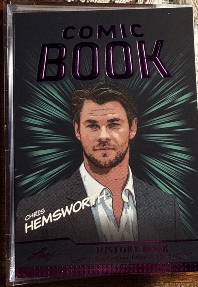 Chris Hemsworth — Chris Hemsworth SIGNED Booklet 2/7 Leaf History Book Comic Book Auto RARE Thor, image 5
