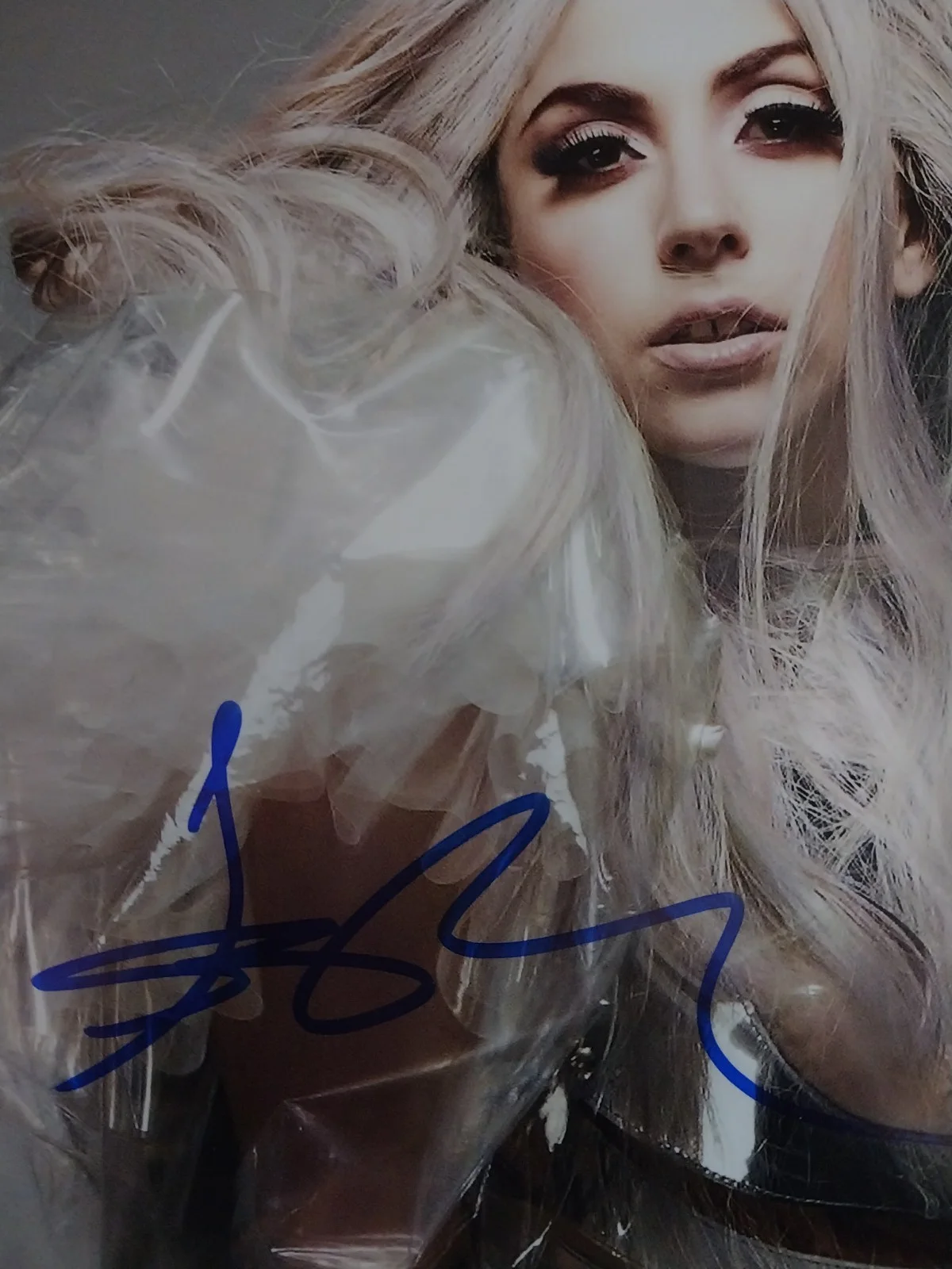 Lady Gaga 8x10 Signed Photo Original Matte Finish LOA Guaranteed For Life, изображение 2