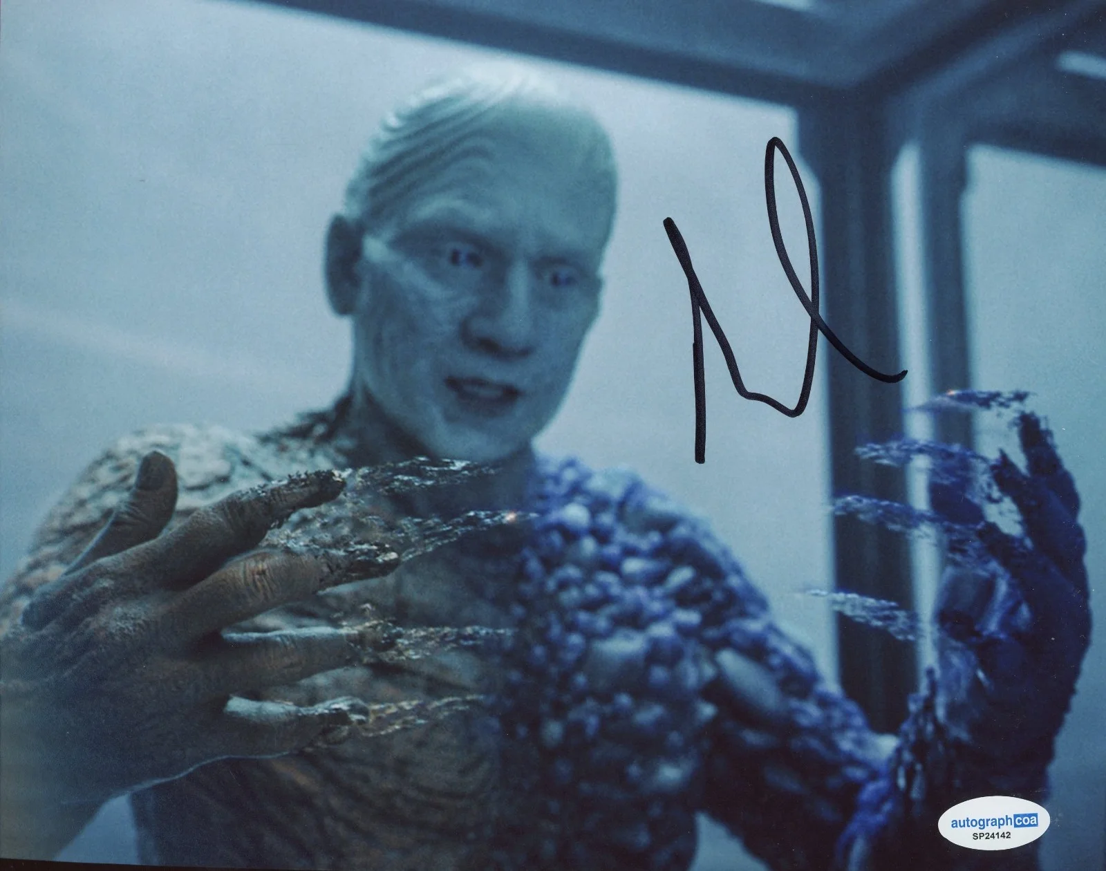 Anthony Carrigan — Anthony Carrigan Signed Autographed SUPERMAN "Metamorpho" 8x10 Photo ACOA E, image 2