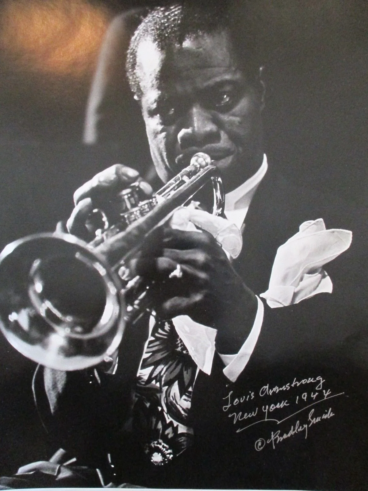 Louis Armstrong Original vintage poster. Hand signed by the photographer. framed, image 2