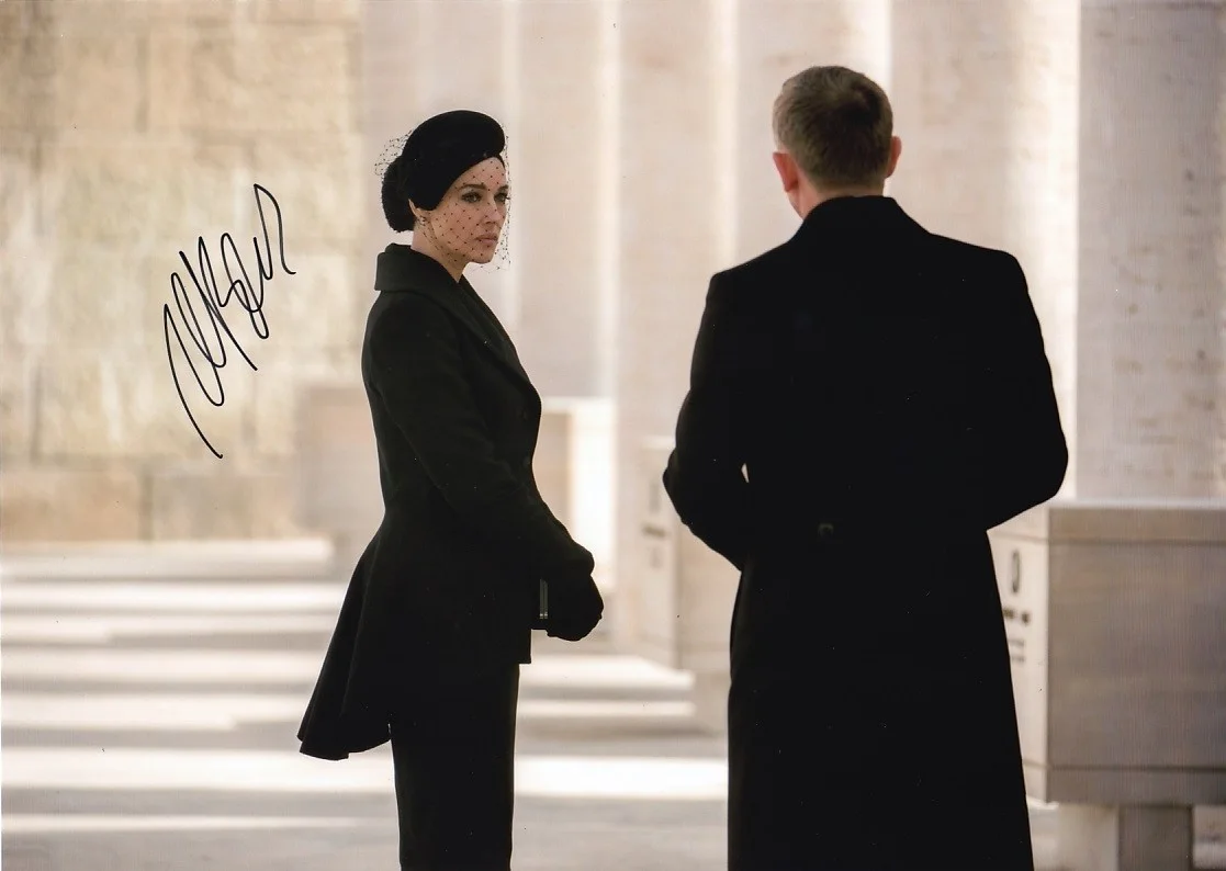 Monica Bellucci — Monica Bellucci Spectre Autograph Photo Hand Signed 8x12 COA