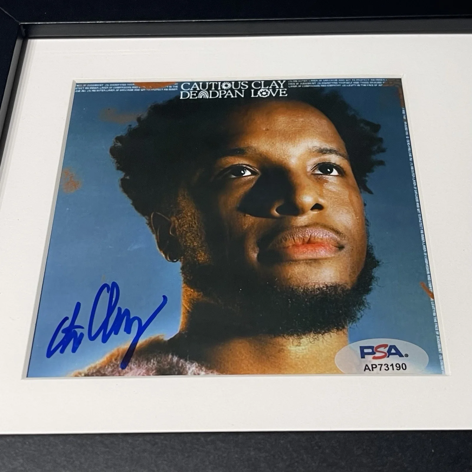 CAUTIOUS CLAY SIGNED DEADPAN LOVE CD ALBUM AUTOGRAPH FRAMED PSA COA, изображение 2
