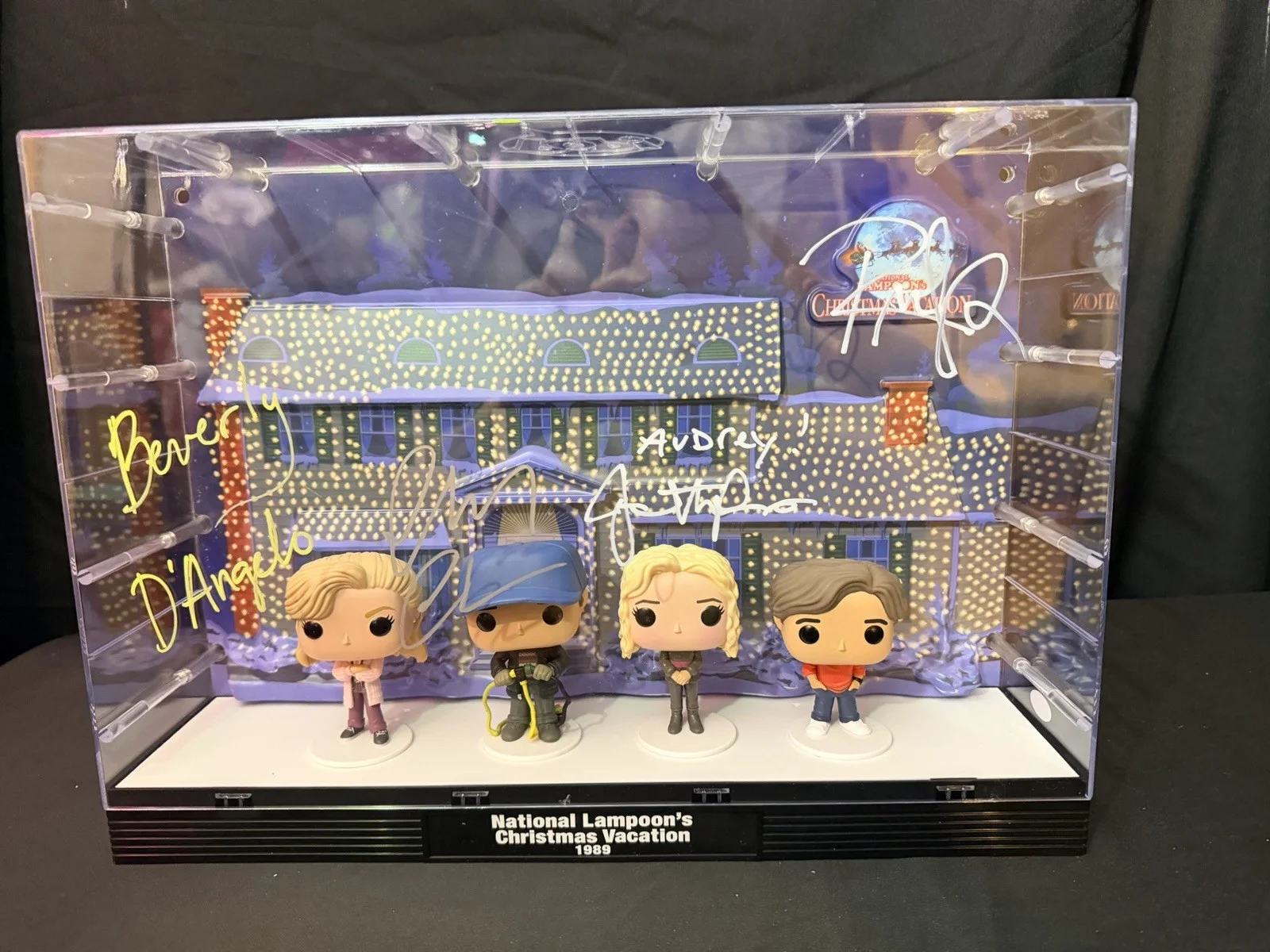 Chevy Chase Randy Quaid, Beverly D’angelo — Chevy Chase Quaid +2￼CAST Christmas Vacation Signed 02 Funko Pop JSA, изображение 2
