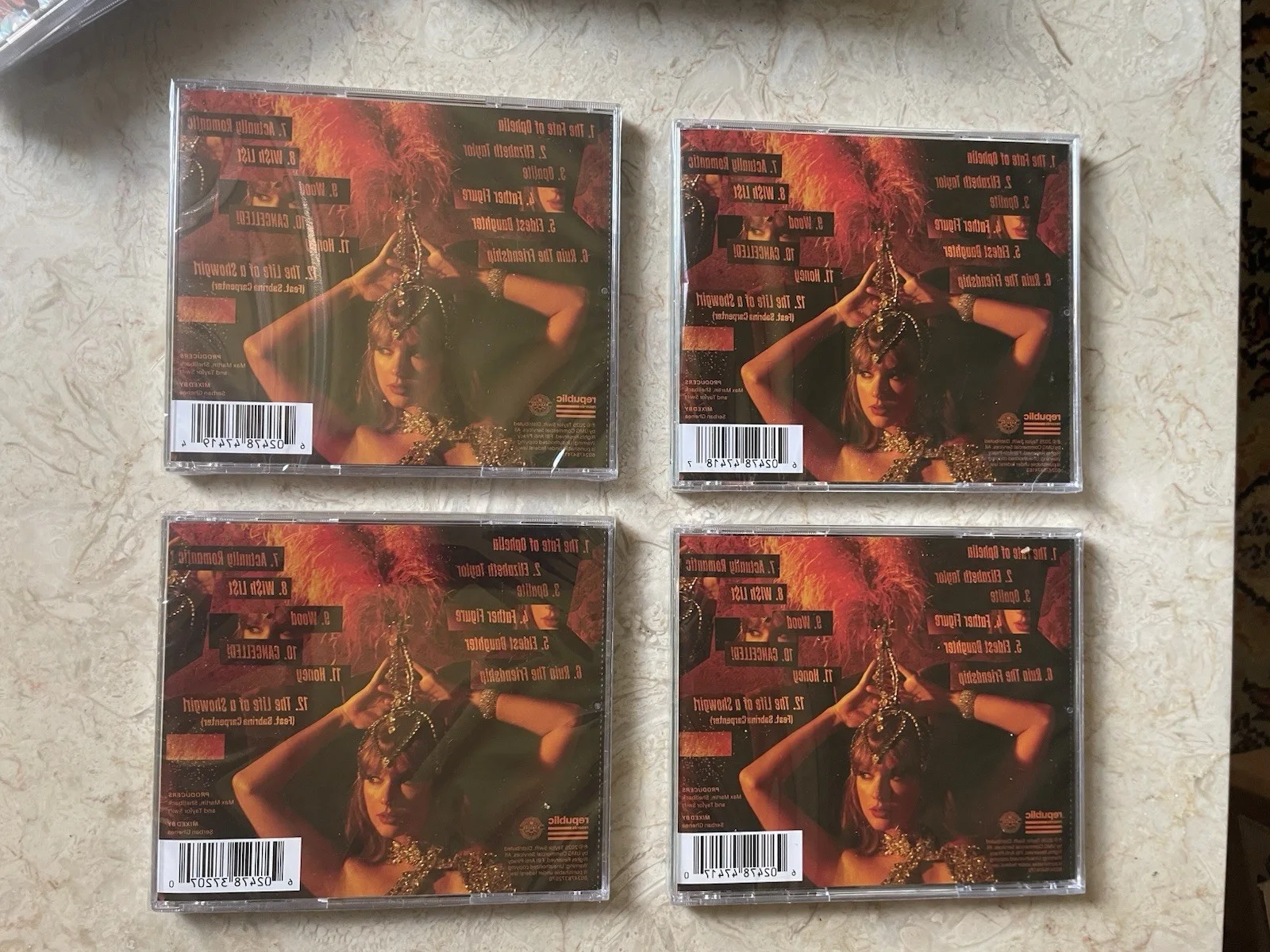 Taylor Swift The Life of a Showgirl CD + HAND SIGNED PHOTO Of 4 Complete SET, изображение 2