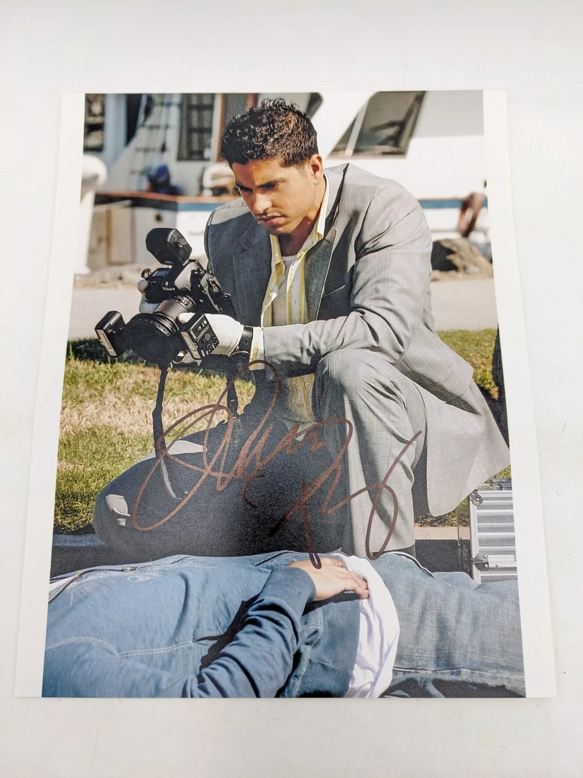 Adam Rodriguez CSI Miami Hand Signed Photo 8x10 Autograph #3 Camera Pic, image 2