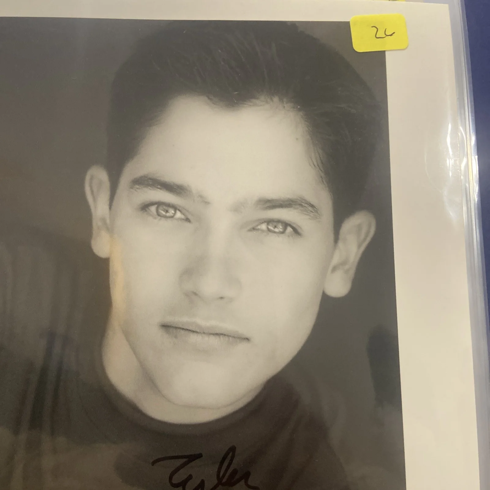 Tyler Hoechlin — Tyler Hoechlin Young - Signed Autographed SUPERMAN & LOIS 8x10 b&w Photo, изображение 2
