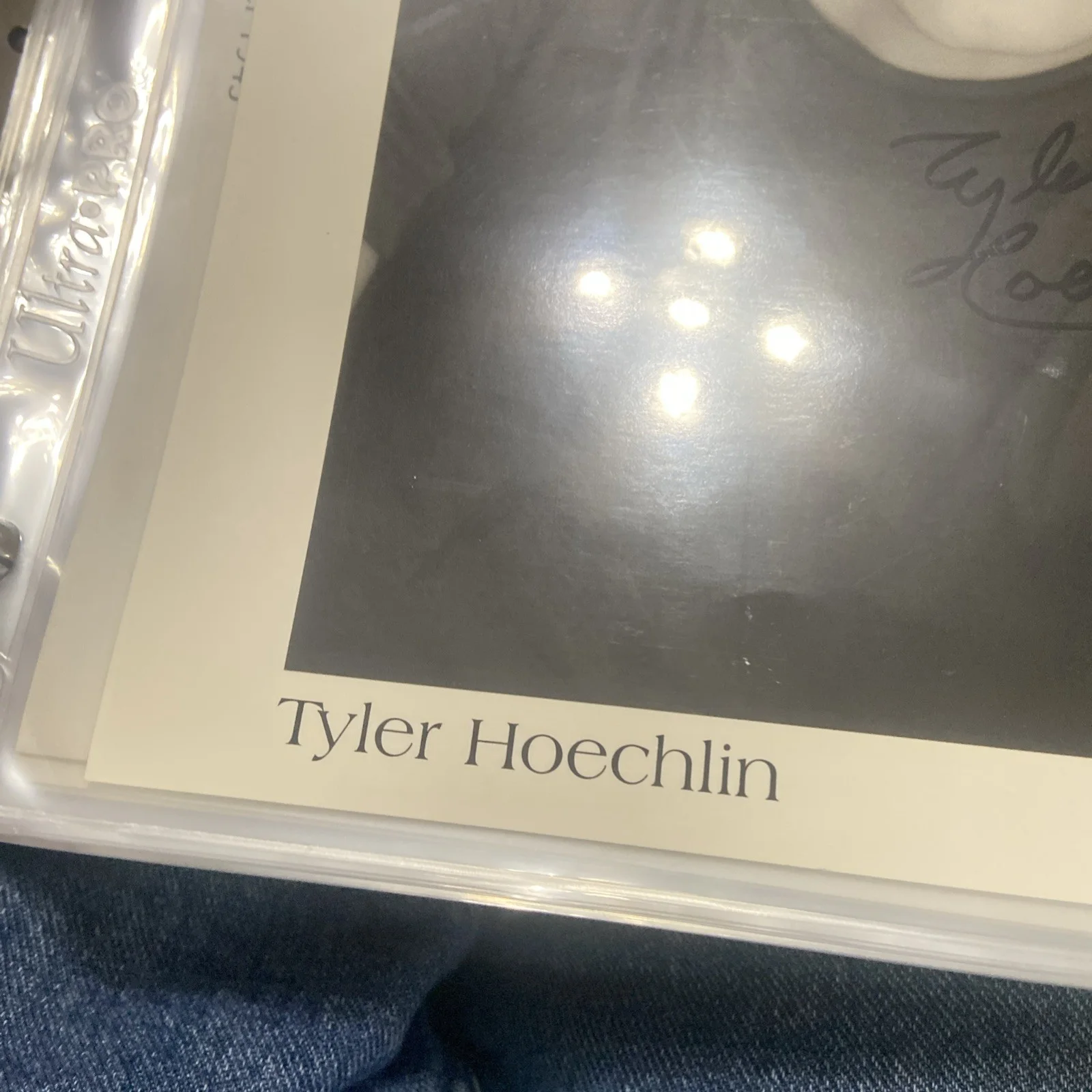 Tyler Hoechlin — Tyler Hoechlin Young - Signed Autographed SUPERMAN & LOIS 8x10 b&w Photo, изображение 4