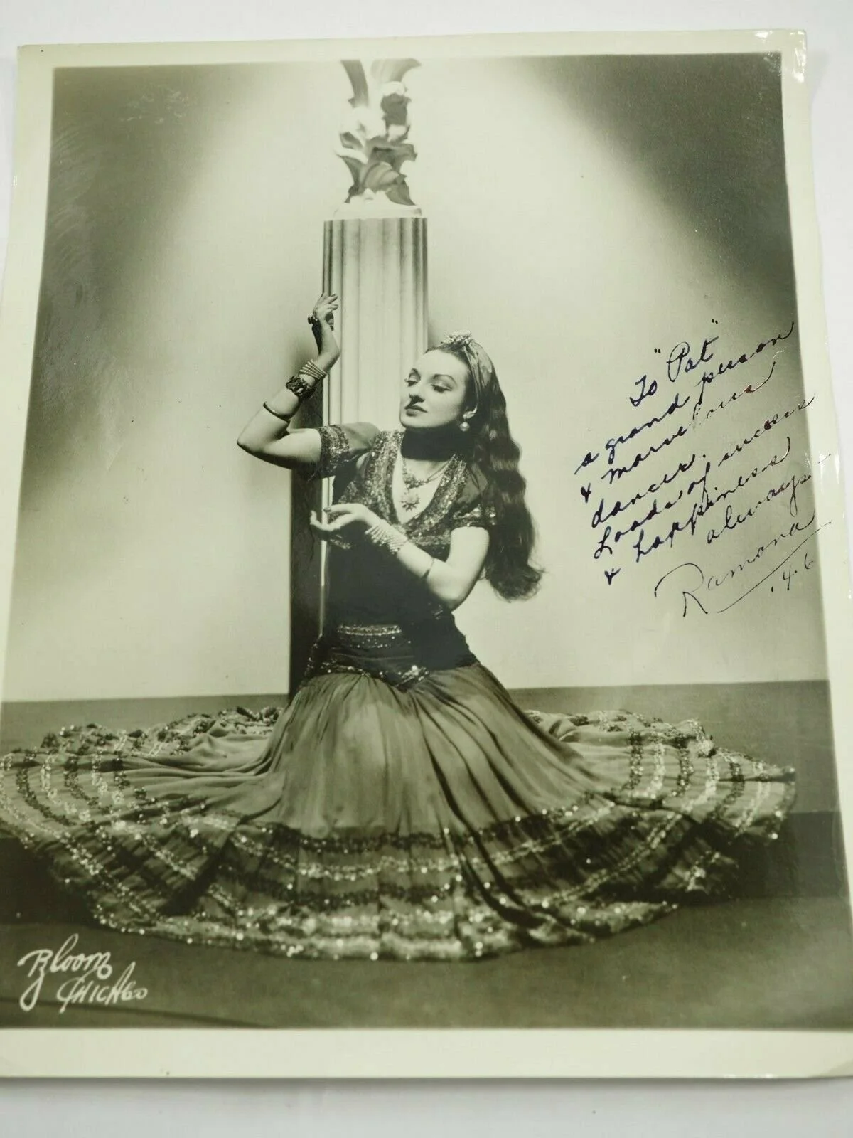 Ramona — Ramona Autographed Photo to Patrice Wymore Flynn 8" x 10" B&W 1946's, изображение 2