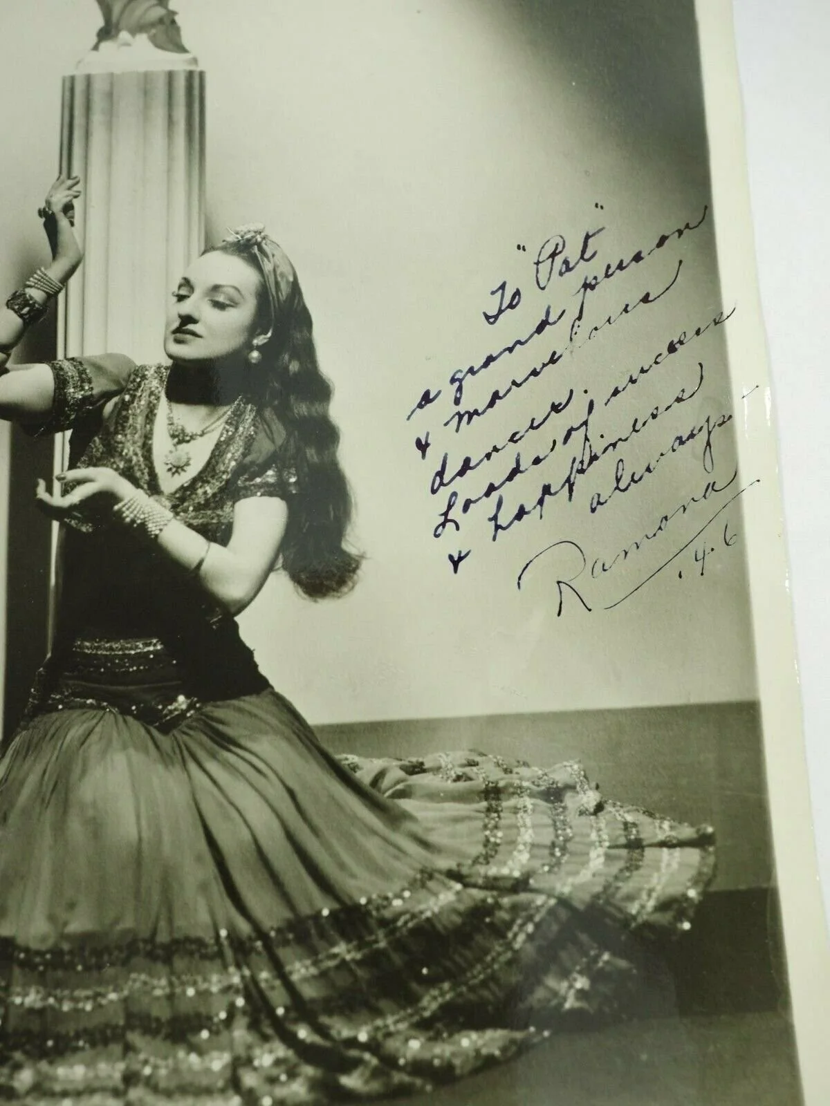 Ramona — Ramona Autographed Photo to Patrice Wymore Flynn 8" x 10" B&W 1946's, изображение 4