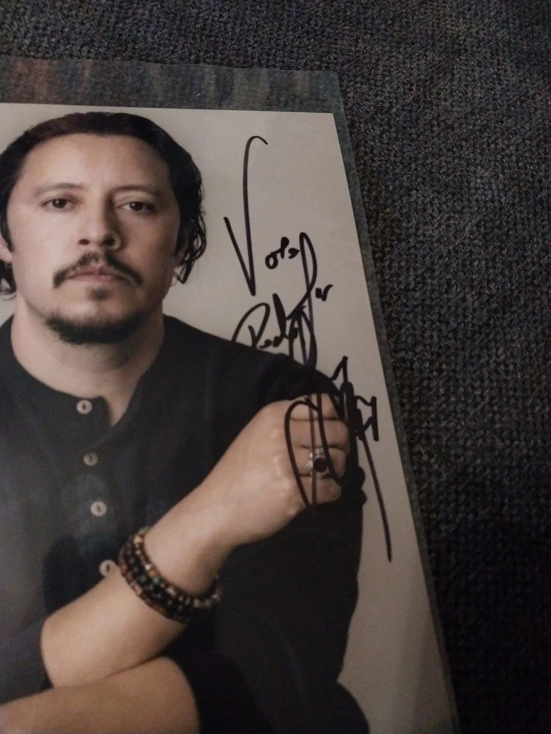 Efren Ramirez — Efren Ramirez Signed Autographed 8x10 Photo NAPOLEON DYNAMITE Vote For Pedro, image 2