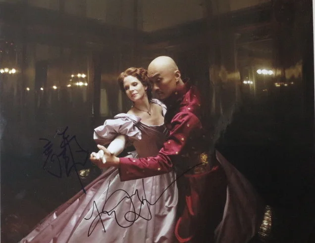 Ken Watanabe — Ken Watanabe & Kelli O'Hara signed King & I 11x14 Photo In Person. Exact Proof