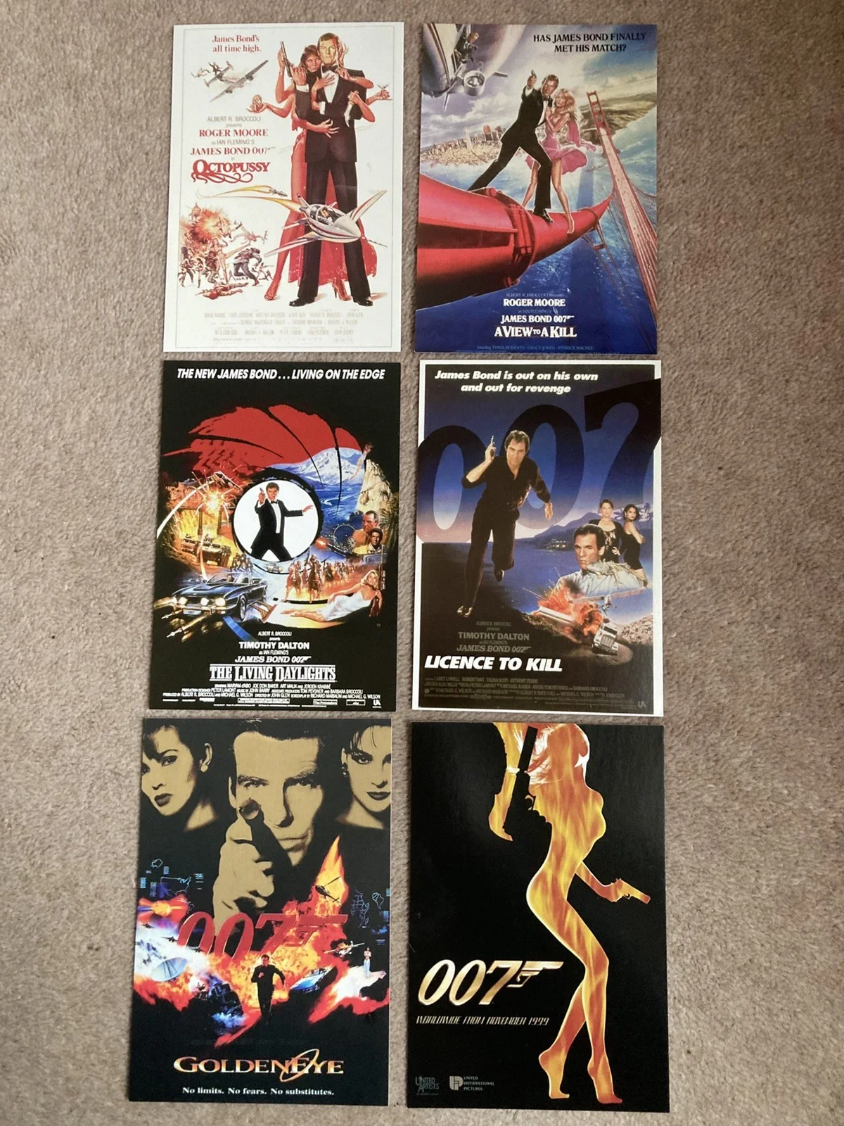 A set of 18 James Bond 007 movie posters reproduced as quality postcards, изображение 3