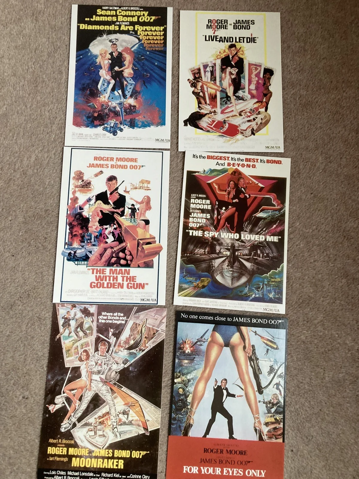 A set of 18 James Bond 007 movie posters reproduced as quality postcards, изображение 4