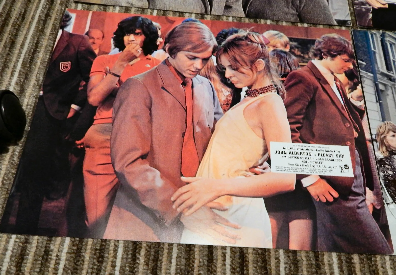 4X PLEASE SIR THE MOVIE: ORIGINAL VINTAGE LOBBY/FRONT OF HOUSE CARDS. REF EL, изображение 4