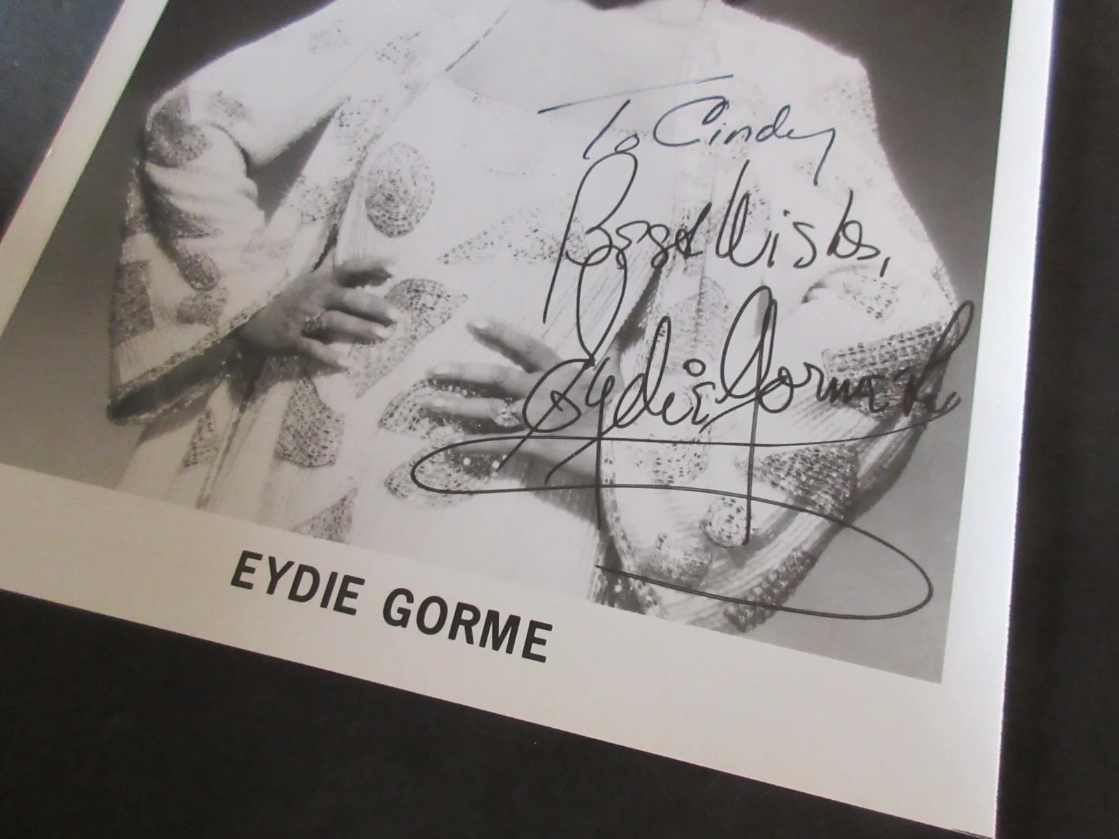 EYDIE GORME - AUTOGRAPH 8X10 B, W PHOTO COA — EYDIE GORME - AUTOGRAPH 8X10 B&W PHOTO COAa, изображение 5