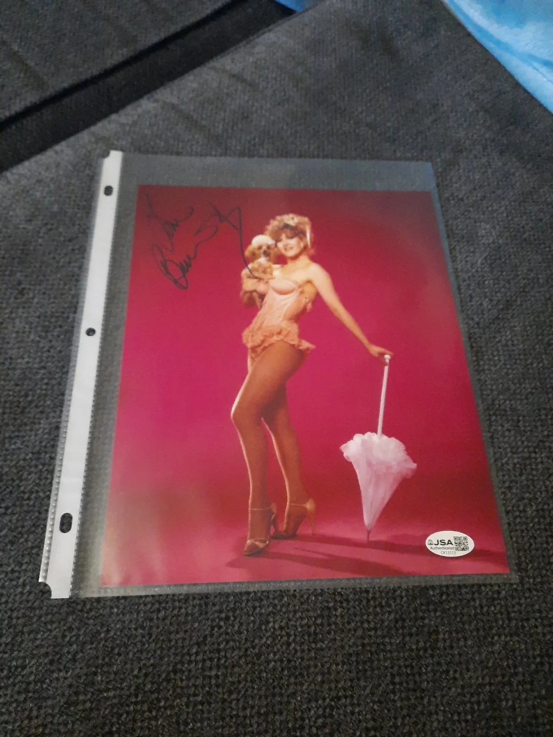 Bernadette Peters — Bernadette Peters Actor Autographed 8x10 Photo With COA JSA Movie Legend