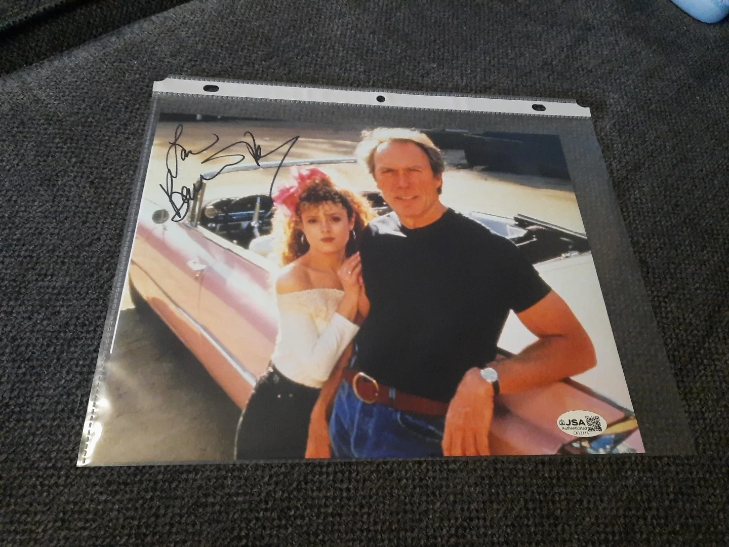 Bernadette Peters — Bernadette Peters Actor Autographed 8x10 Photo With COA JSA Movie Legend