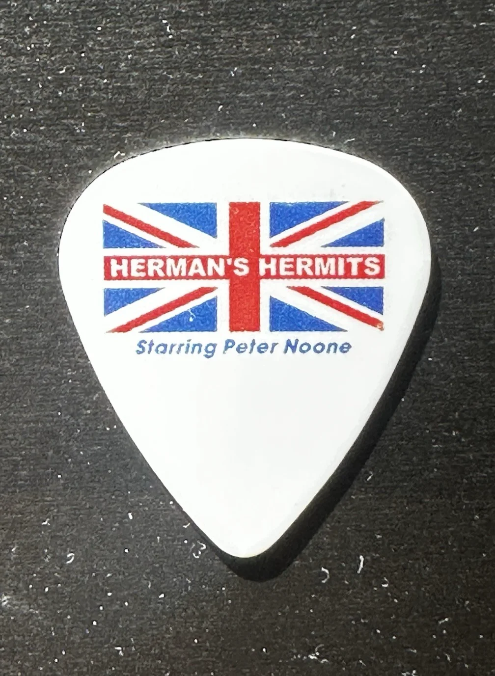 Herman's Hermits Starring Peter Noone Guitar Pick RARE, image 3