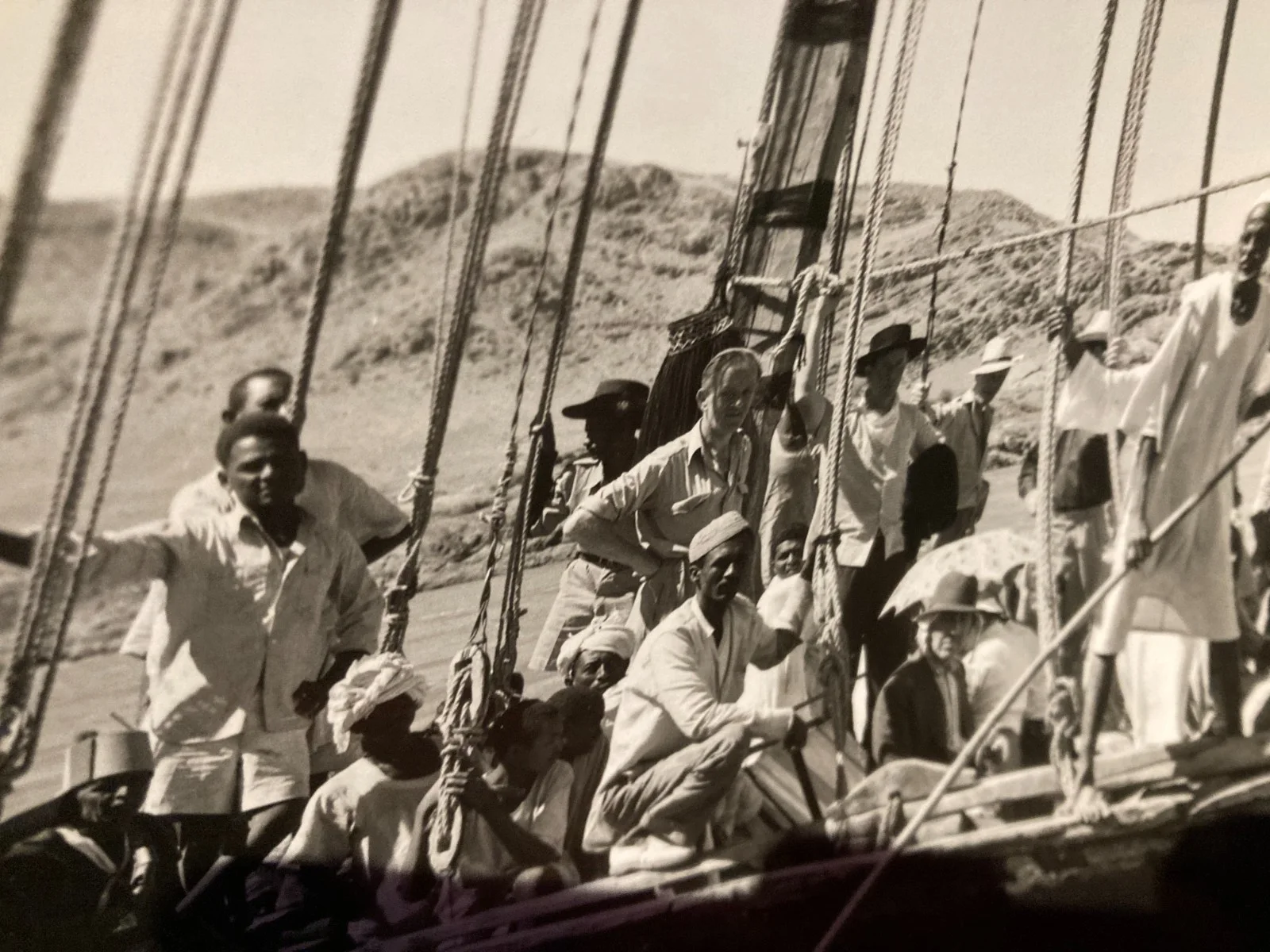 SUDAN Storm Over The Nile 1955 -ZOLTAN KORDA and film crew native felucca, изображение 5