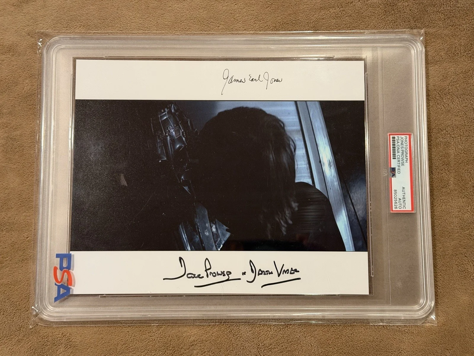 James Earl Jones — James Earl Jones Dave Prowse Signed 8x10 Photo PSA AUTO AUTHENTIC Darth Vader