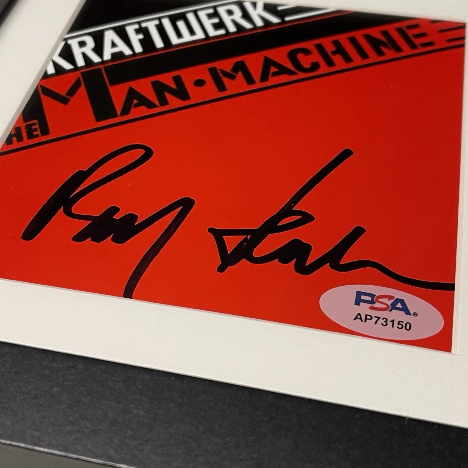 RALF HUTTER SIGNED KRAFTWERK THE MAN MACHINE CD ALBUM AUTOGRAPH FRAMED PSA COA, изображение 3