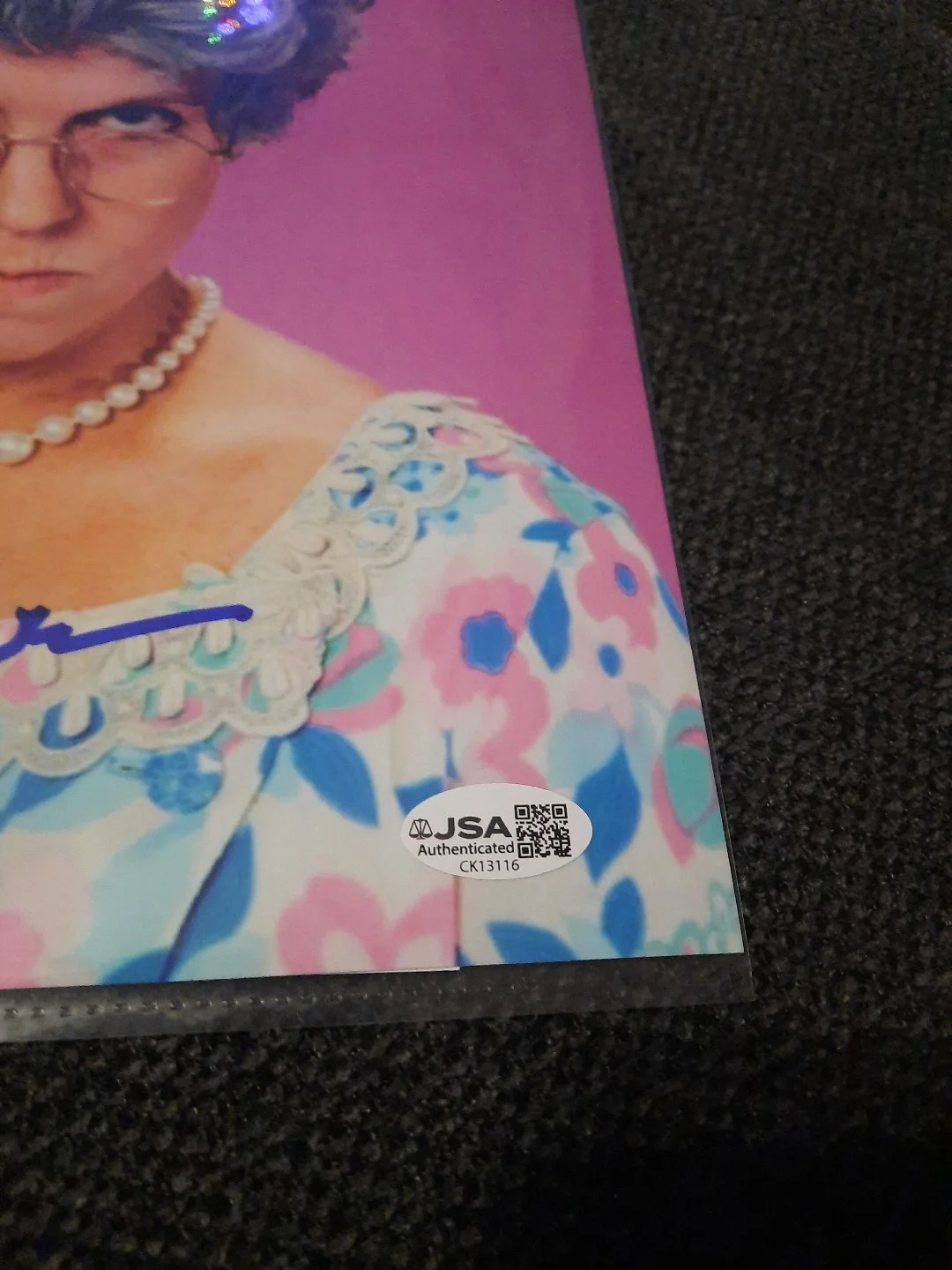 Vicki Lawrence — Vicki Lawrence Actor Autographed 8x10 Photo With COA JSA, image 3