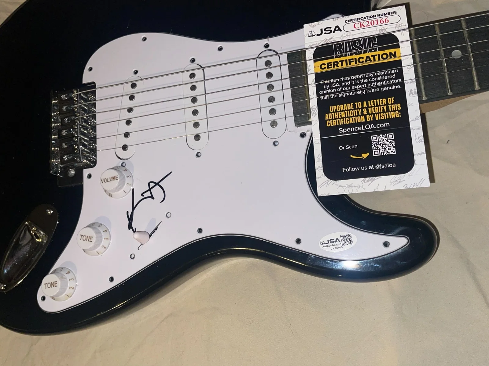 Kristen Stewart The Runaways Actress Joan Jett Signed Electric Guitar JSA, изображение 3