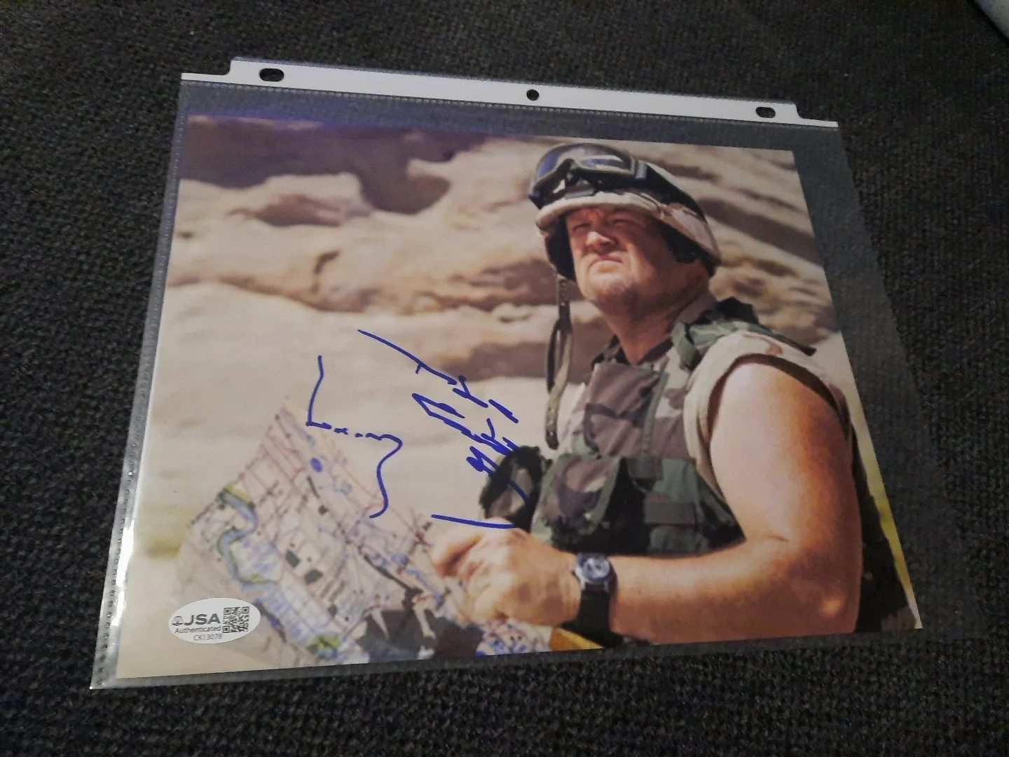 Larry the Cable Guy — Larry The Cable Guy Comedian Autographed 8x10 Photo With COA JSA