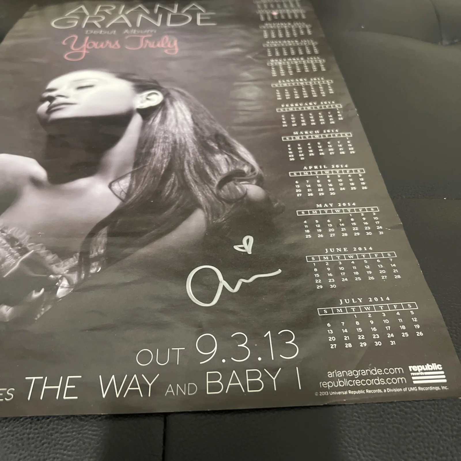 🔥Real Ariana Grande Signed Autograph 2014 Debut Album Yours Truly 11x17 Poster, изображение 3