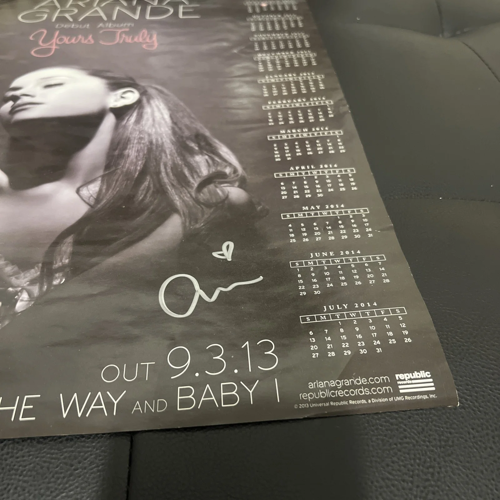 🔥Real Ariana Grande Signed Autograph 2014 Debut Album Yours Truly 11x17 Poster, изображение 4