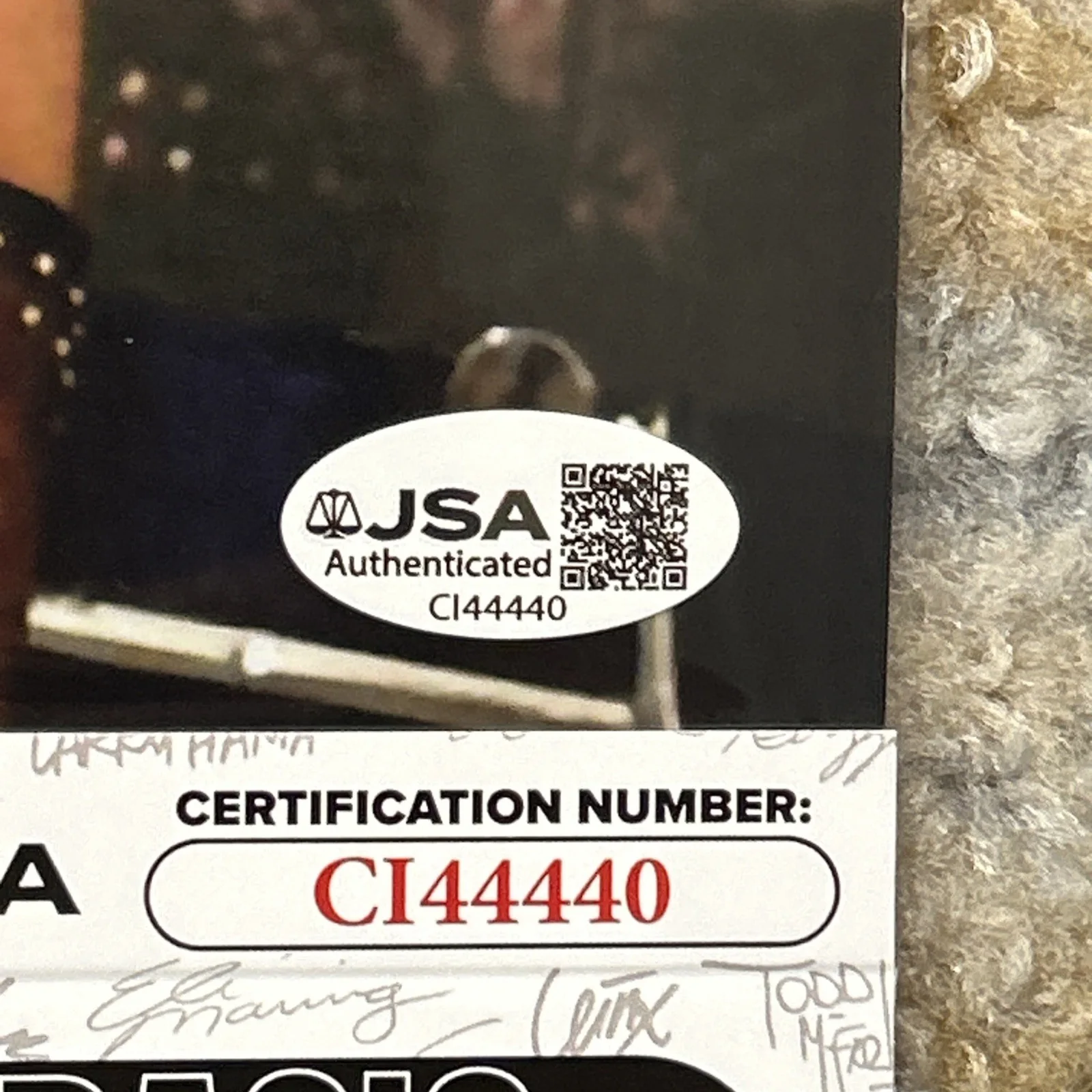 Kevin Dillon — Kevin Dillon Entourage Victory Signed 8x10 Color Photo JSA Authenticated, изображение 3
