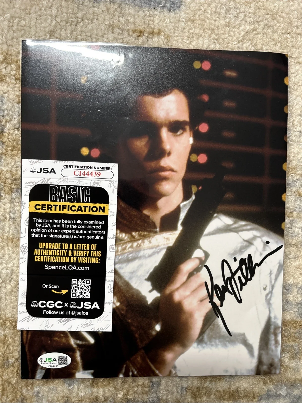 Kevin Dillon — Kevin Dillon Remote Control Signed 8x10 Color Photo JSA Authenticated, image 2