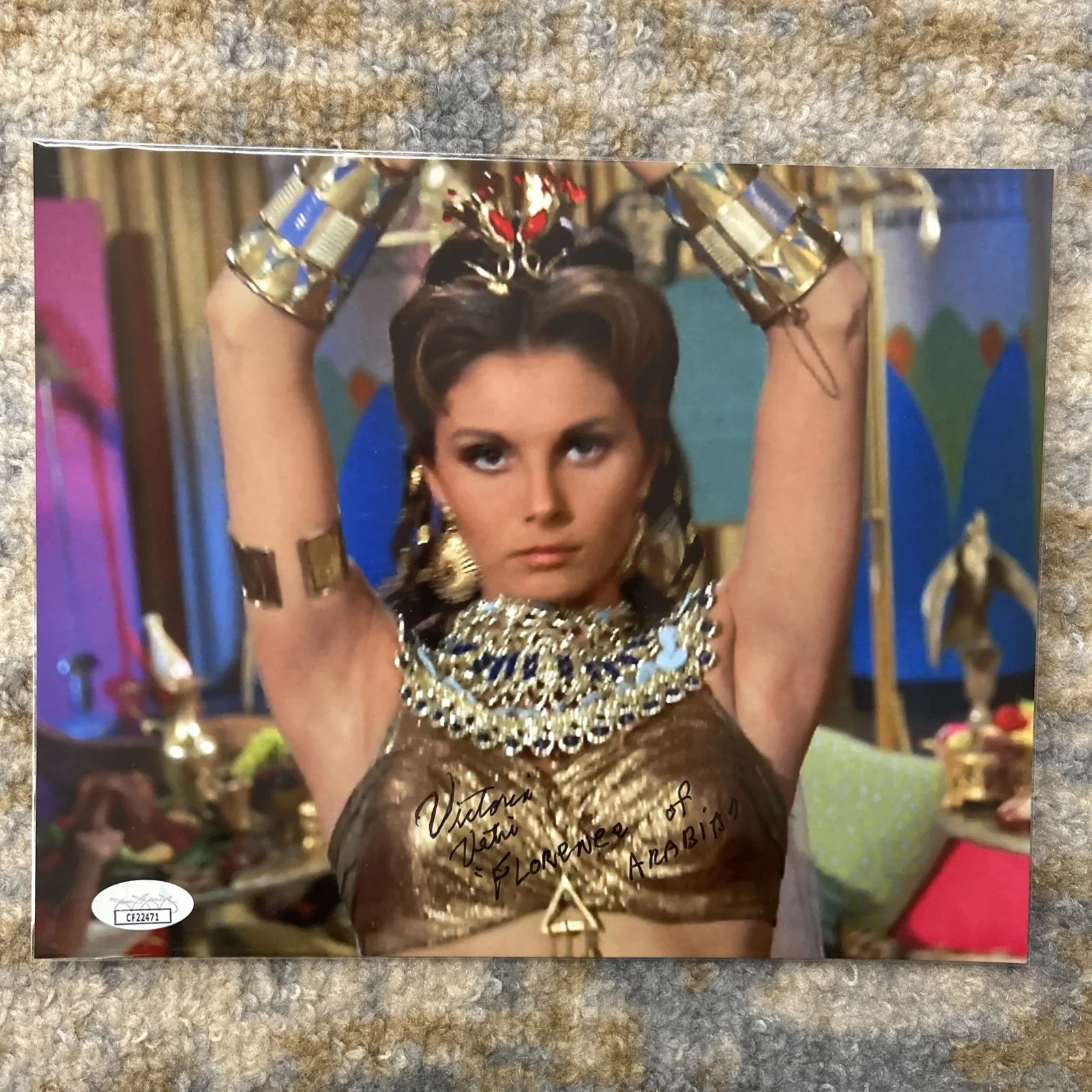 Victoria Vetri — Victoria Vetri Angela Batman Florence of Arabia Signed Photo JSA Authenticated A