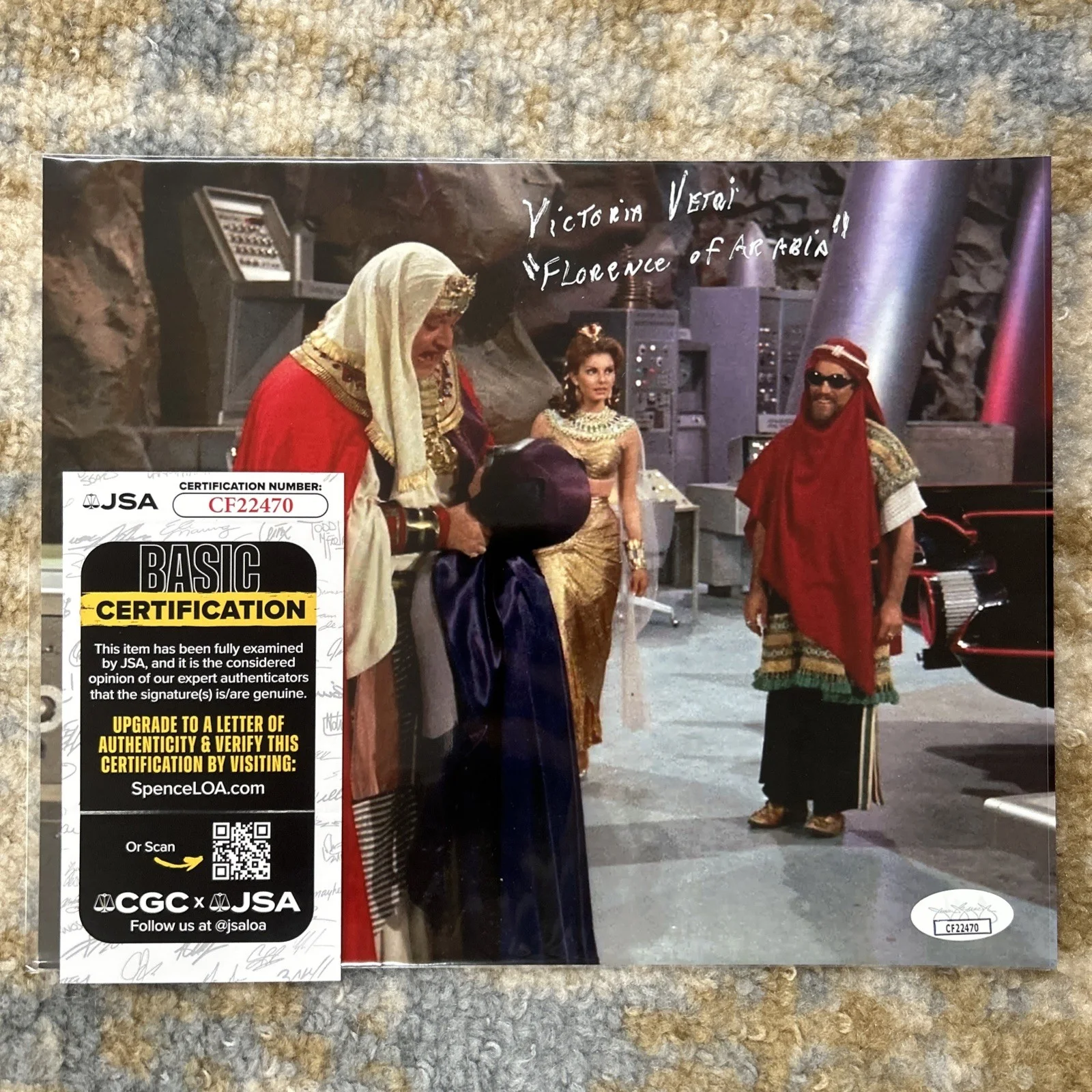 Victoria Vetri — Victoria Vetri Angela Batman Florence of Arabia Signed Photo JSA Authenticated B, изображение 2