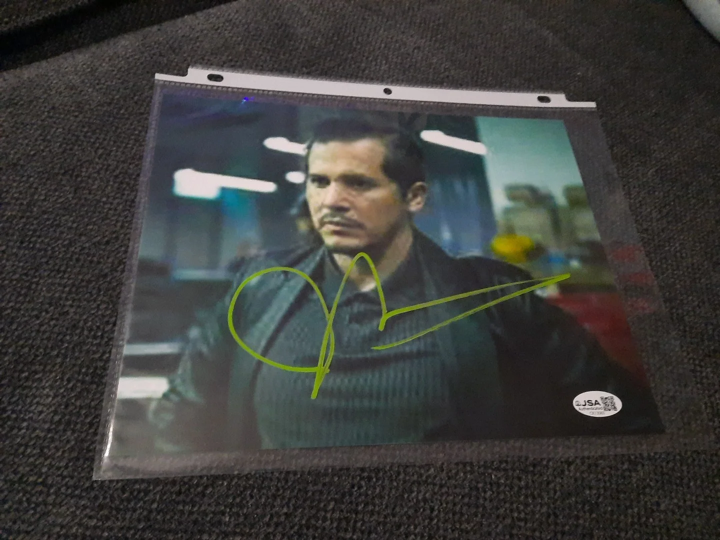 John Leguizamo — John Leguizamo Actor Comedian Signed 8x10 John Wick Autographed Photo JSA
