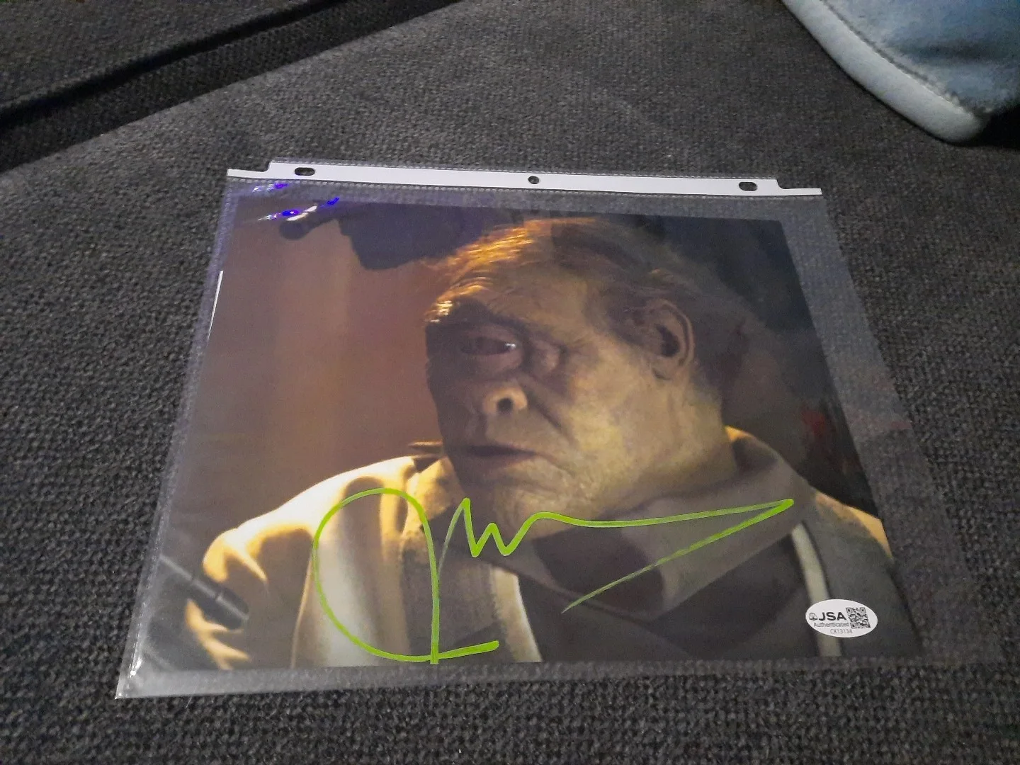 John Leguizamo — John Leguizamo Actor Comedian Signed 8x10 Star Wars Autographed Photo JSA