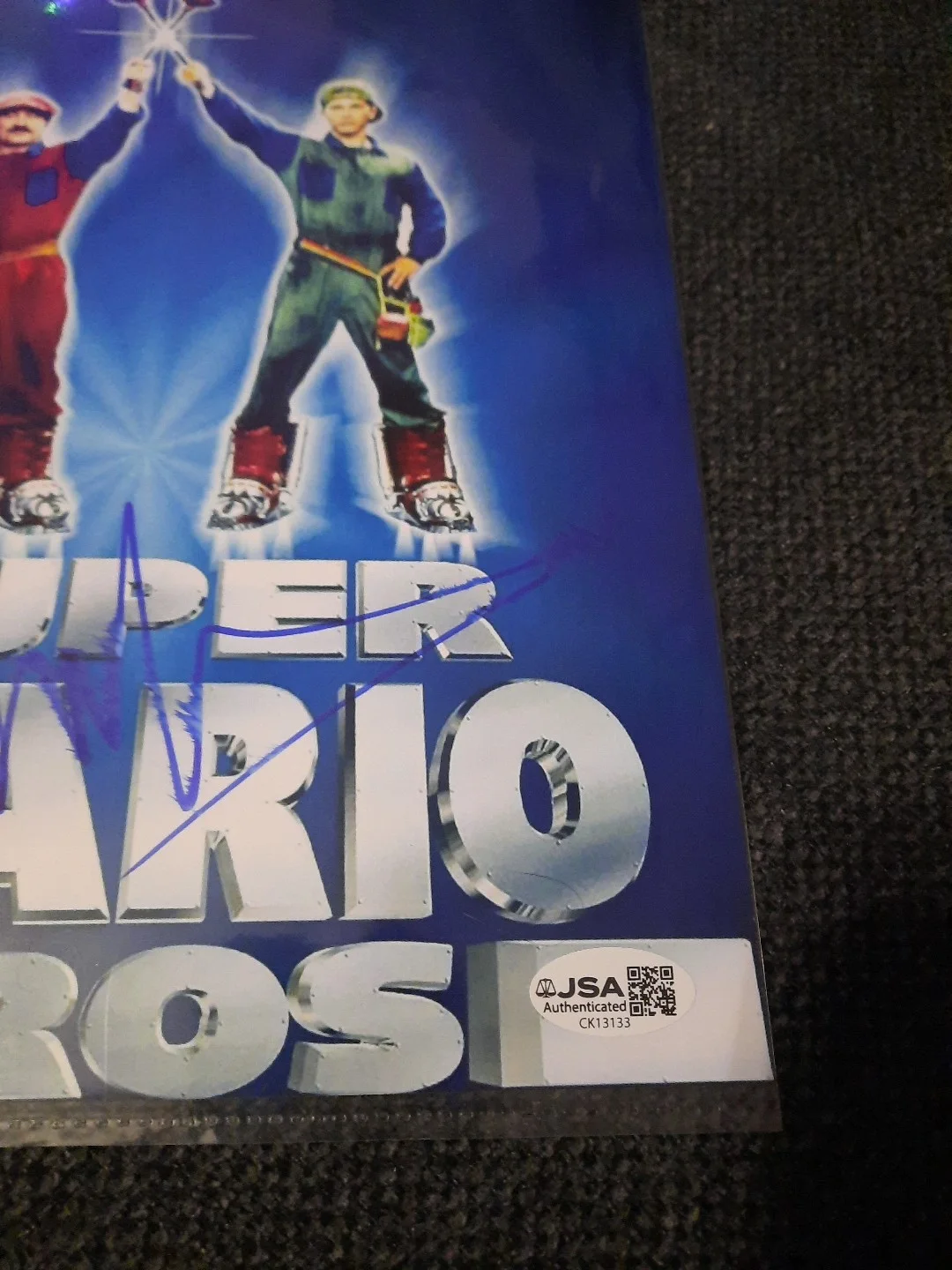 John Leguizamo — John Leguizamo Actor Comedian Signed 8x10 Super Mario Bros Autographed Photo JSA, image 3