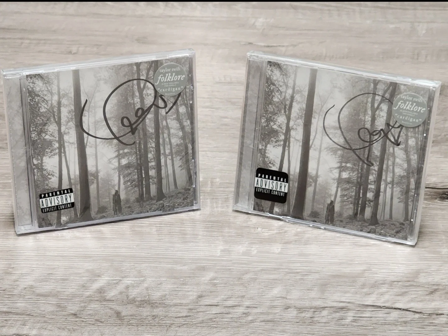 RARE TAYLOR SWIFT FORKLORE SIGNED CD FROM MEXICO DISTRIBUTOR W/❤️ SHAPED SIGNED, image 4